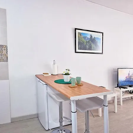 City Beach Home Apartment