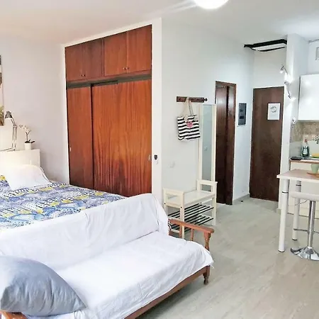 דירה City Beach Home