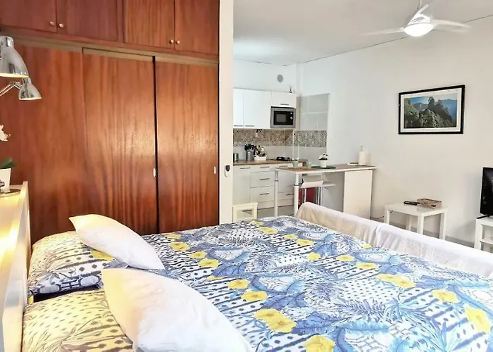 Апартаменты City Beach Home